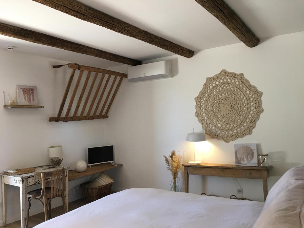 La Bergerie De Cigalon Bed and Breakfast Mouries Zewnętrze zdjęcie
